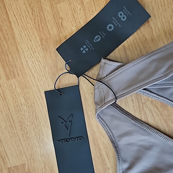 Sports Bra - Picture 4 of 8